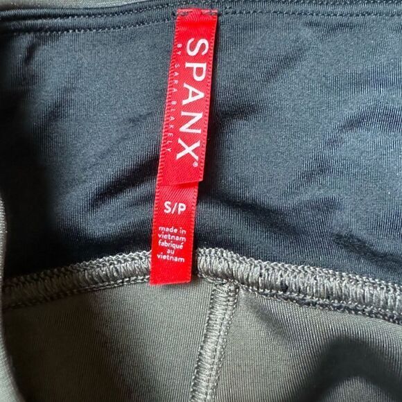 ‎SPANX | Faux Leather Moto Leggings - Picture 4 of 9